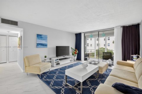 Condominio en venta en Lauderdale Lakes, Florida, 1 dormitorio, 69.49 m2 № 2026135 - foto 5