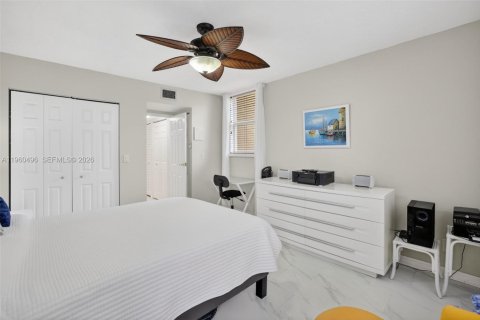 Condominio en venta en Lauderdale Lakes, Florida, 1 dormitorio, 69.49 m2 № 2026135 - foto 19