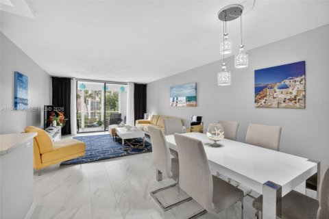 Condominio en venta en Lauderdale Lakes, Florida, 1 dormitorio, 69.49 m2 № 2026135 - foto 2