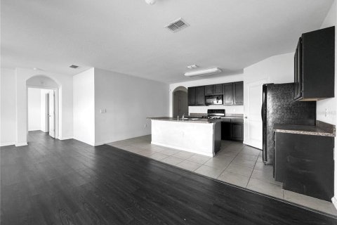 House in Gibsonton, Florida 4 bedrooms, 171.96 sq.m. № 1898454 - photo 12