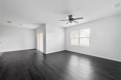 House in Gibsonton, Florida 4 bedrooms, 171.96 sq.m. № 1898454 - photo 11