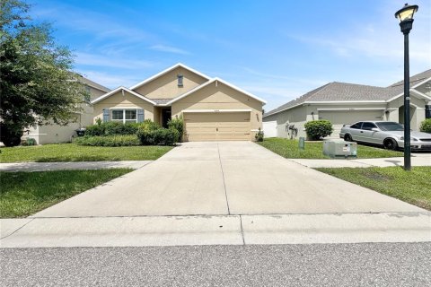 House in Gibsonton, Florida 4 bedrooms, 171.96 sq.m. № 1898454 - photo 2