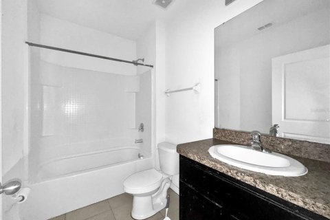 House in Gibsonton, Florida 4 bedrooms, 171.96 sq.m. № 1898454 - photo 19