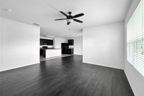 House in Gibsonton, Florida 4 bedrooms, 171.96 sq.m. № 1898454 - photo 8