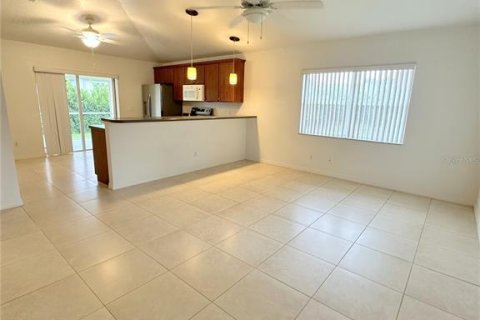 Appartement à louer à Rotonda, Floride: 2 chambres, 90.49 m2 № 2203039 - photo 3