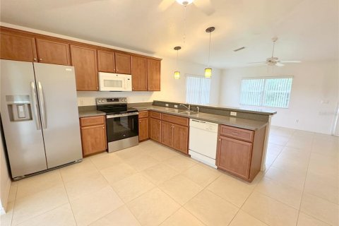 Appartement à louer à Rotonda, Floride: 2 chambres, 90.49 m2 № 2203039 - photo 4