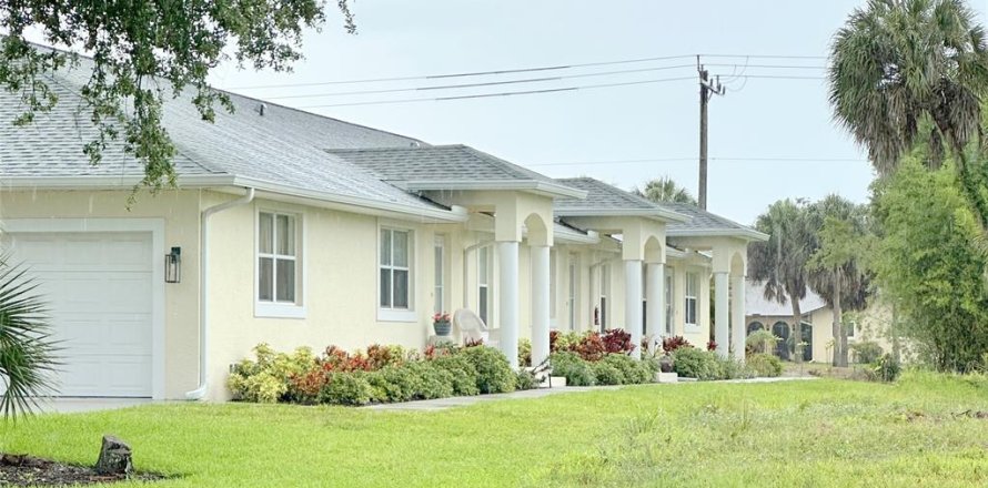 Appartement à Rotonda, Floride 2 chambres, 90.49 m2 № 2203039