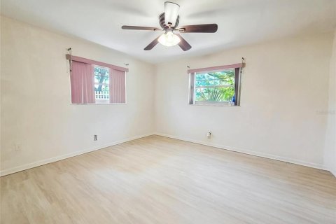House in Clearwater, Florida 3 bedrooms, 119.57 sq.m. № 1876435 - photo 15