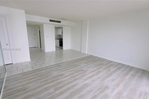 Снять в аренду кондоминиум в Норт-Майами-Бич, Флорида 1 спальня, 65.96м2, № 2009990 - фото 4