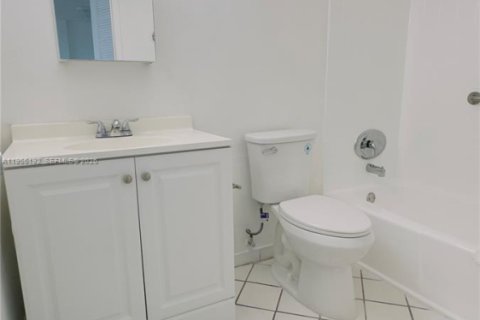 Снять в аренду кондоминиум в Норт-Майами-Бич, Флорида 1 спальня, 65.96м2, № 2009990 - фото 11