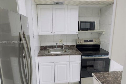 Снять в аренду кондоминиум в Норт-Майами-Бич, Флорида 1 спальня, 65.96м2, № 2009990 - фото 9