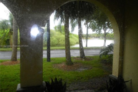 Condo in Miramar, Florida, 1 bedroom № 1811719 - photo 18