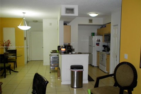 Condo in Miramar, Florida, 1 bedroom № 1811719 - photo 14