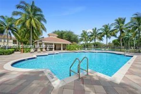 Condo in Miramar, Florida, 1 bedroom № 1811719 - photo 7