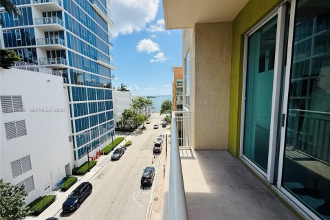 Copropriété à louer à Miami, Floride: 2 chambres, 101.64 m2 № 2041463 - photo 5