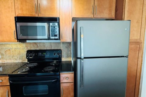 Copropriété à louer à Miami, Floride: 2 chambres, 101.64 m2 № 2041463 - photo 14