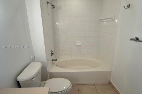 Copropriété à louer à Miami, Floride: 2 chambres, 101.64 m2 № 2041463 - photo 19