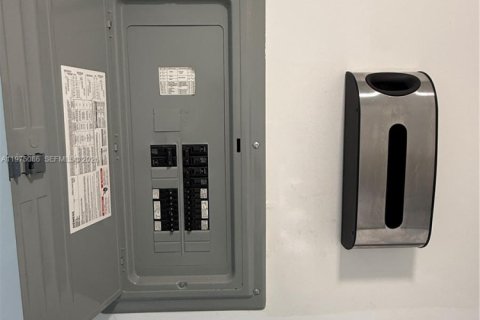 Copropriété à louer à Miami, Floride: 2 chambres, 101.64 m2 № 2041463 - photo 30