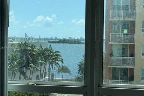 Copropriété à louer à Miami, Floride: 2 chambres, 101.64 m2 № 2041463 - photo 18