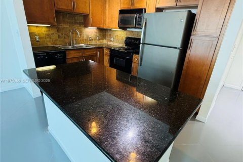 Copropriété à louer à Miami, Floride: 2 chambres, 101.64 m2 № 2041463 - photo 15