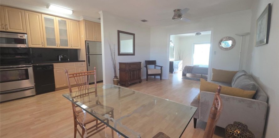 Estudio en el Condominio en Lighthouse Point, Florida  № 2082696