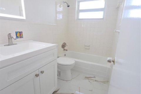 Condominio en venta en Lighthouse Point, Florida, 1 dormitorio, 52.03 m2 № 2082696 - foto 13