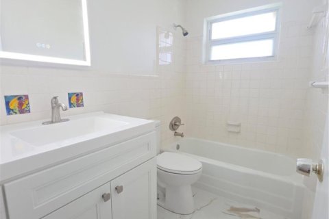 Condominio en venta en Lighthouse Point, Florida, 1 dormitorio, 52.03 m2 № 2082696 - foto 12
