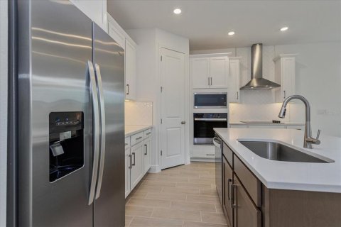 House in Winter Garden, Florida 3 bedrooms, 216.83 sq.m. № 940069 - photo 23