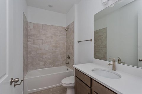 House in Winter Garden, Florida 3 bedrooms, 216.83 sq.m. № 940069 - photo 11