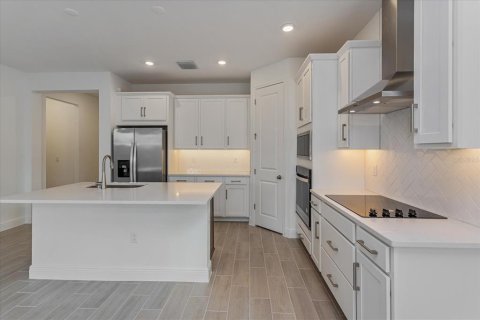 House in Winter Garden, Florida 3 bedrooms, 216.83 sq.m. № 940069 - photo 22