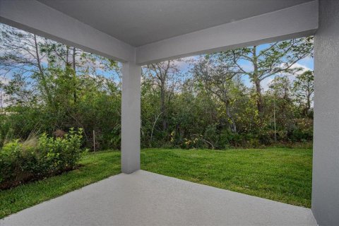 House in Winter Garden, Florida 3 bedrooms, 216.83 sq.m. № 940069 - photo 15