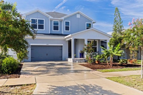 House in Saint Petersburg, Florida 4 bedrooms, 252.04 sq.m. № 2354922