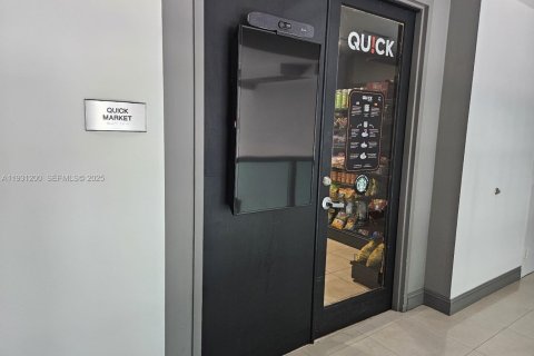 Снять в аренду кондоминиум в Майами, Флорида 2 спальни, 105.91м2, № 1989638 - фото 13