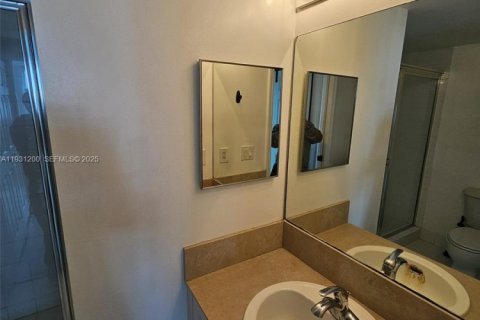 Снять в аренду кондоминиум в Майами, Флорида 2 спальни, 105.91м2, № 1989638 - фото 9