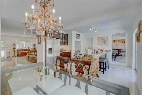House in Fort Lauderdale, Florida 3 bedrooms, 139.73 sq.m. № 1978512 - photo 15