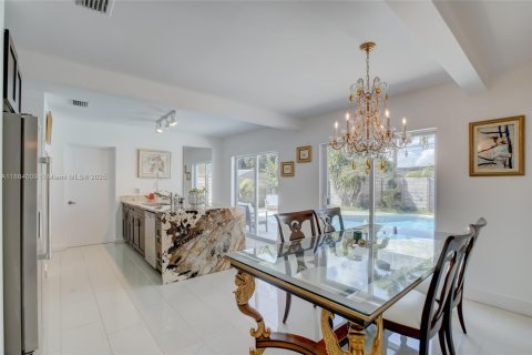 House in Fort Lauderdale, Florida 3 bedrooms, 139.73 sq.m. № 1978512 - photo 13