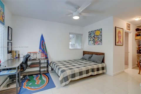 House in Fort Lauderdale, Florida 3 bedrooms, 139.73 sq.m. № 1978512 - photo 29