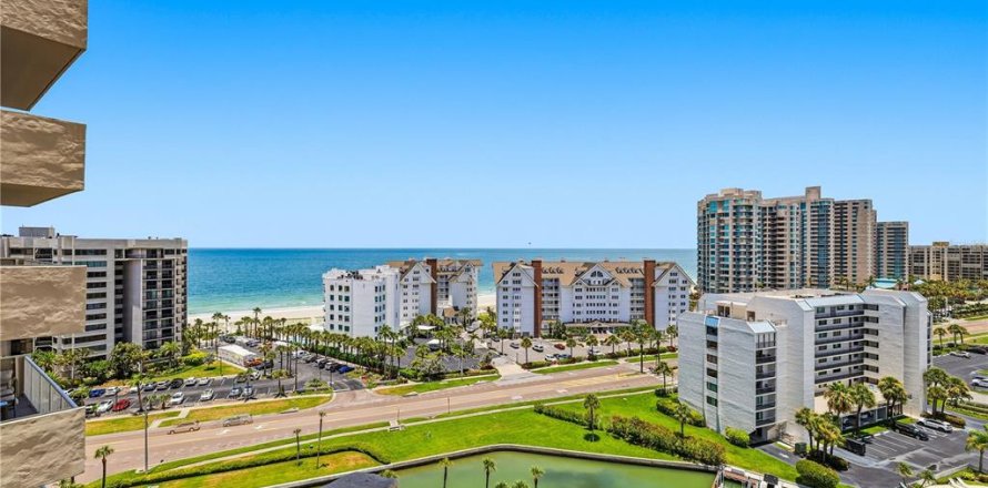 Condo in Clearwater, Florida, 2 bedrooms  № 2225815
