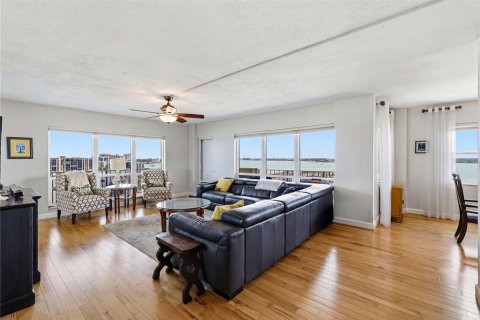 Condo in Clearwater, Florida, 2 bedrooms  № 2225815 - photo 5