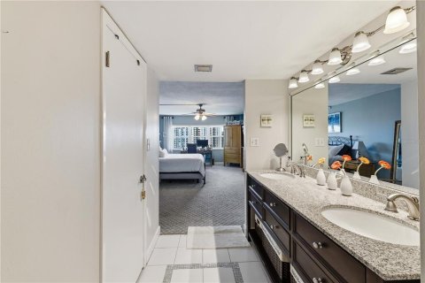 Condo in Clearwater, Florida, 2 bedrooms  № 2225815 - photo 27