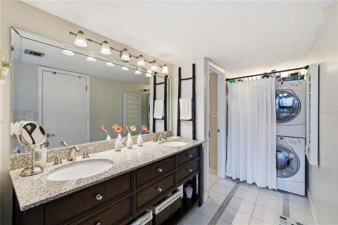 Condo in Clearwater, Florida, 2 bedrooms  № 2225815 - photo 25