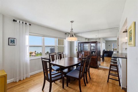 Condo in Clearwater, Florida, 2 bedrooms  № 2225815 - photo 9