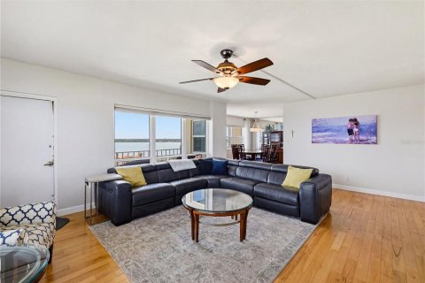 Condo in Clearwater, Florida, 2 bedrooms  № 2225815 - photo 7