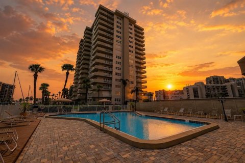 Condo in Clearwater, Florida, 2 bedrooms  № 2225815 - photo 2