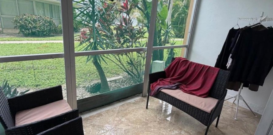 Condo in Hallandale Beach, Florida, 2 bedrooms  № 2068642