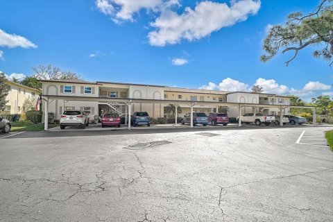 Condo in Sarasota, Florida, 2 bedrooms № 2165929