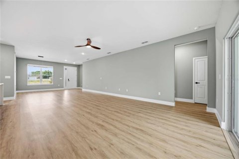 Casa en venta en Winter Haven, Florida, 4 dormitorios, 220.92 m2 № 2093467 - foto 9
