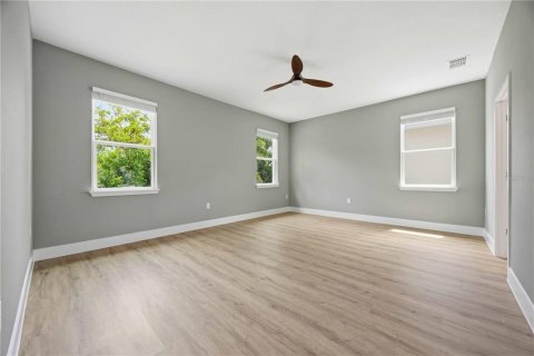 Casa en venta en Winter Haven, Florida, 4 dormitorios, 220.92 m2 № 2093467 - foto 16