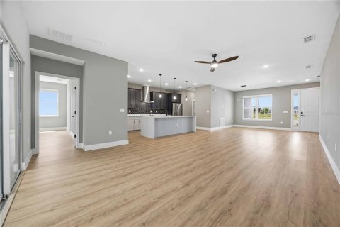 Casa en venta en Winter Haven, Florida, 4 dormitorios, 220.92 m2 № 2093467 - foto 8