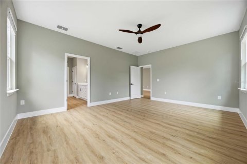 Casa en venta en Winter Haven, Florida, 4 dormitorios, 220.92 m2 № 2093467 - foto 17